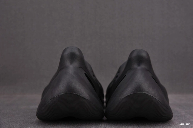 Adidas Yeezy Foam RNNR Onyx HP8739 0806